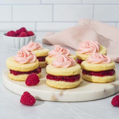 Mini gâteaux étagés aux framboises