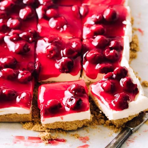 Barres de Gâteau au Fromage aux Cerises Sans Cuisson