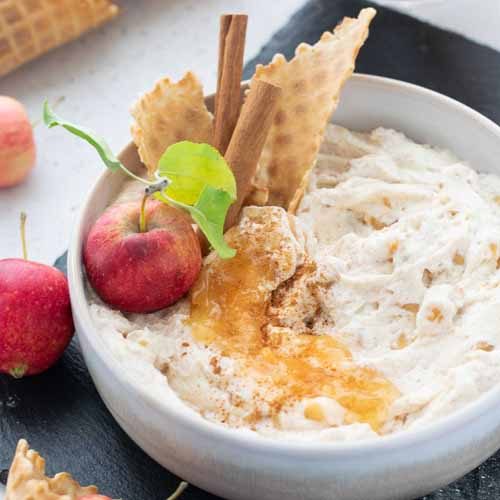 Apple Cinnamon Cheesecake Dip