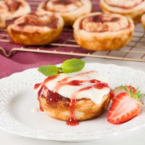 Strawberry-Swirled Cinnamon Buns